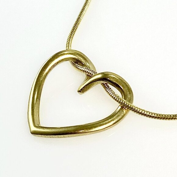 Curled Heart Snake Chain Necklace - Picture 6 of 7